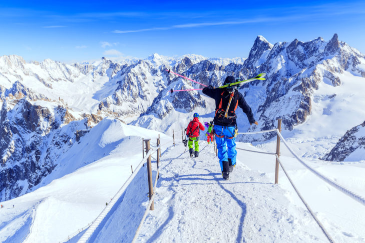 Den Weg zu den besten und schwersten Freeride-Routen der Welt müssen die Tiefschnee-Profis der Freeride World Tour (FWT) oft noch zu Fuß bestreiten.