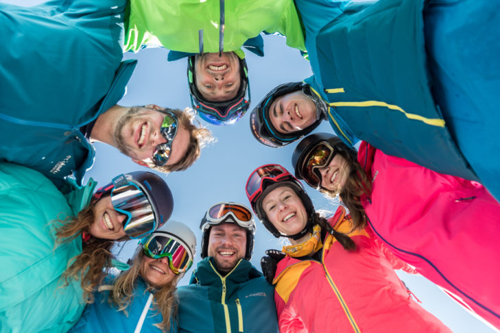 Es gibt unzählige Modelle von Skibrillen, sodass jeder Wintersportler eine Skibrille findet, die perfekt passt. Es gibt unzählige Modelle von Skibrillen, sodass jeder Wintersportler eine Skibrille findet, die perfekt passt.