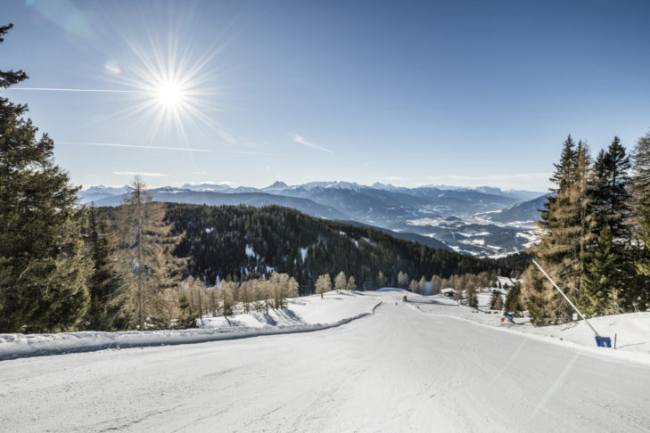 Teren narciarski Gitschberg Jochtal-Brixen, podobnie jak wiele innych, charakteryzuje się nie tylko niekończącym się słońcem, ale także idyllicznymi leśnymi zjazdami.