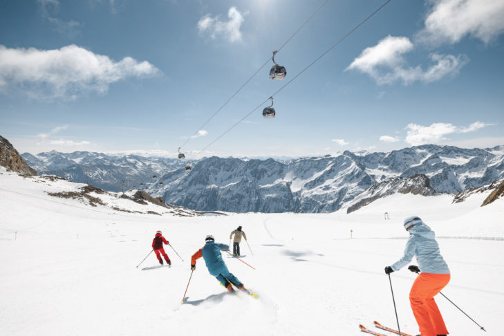 Skispaß pur - so heißt es auch zur Saisoneröffnung im Skigebiet Sölden.