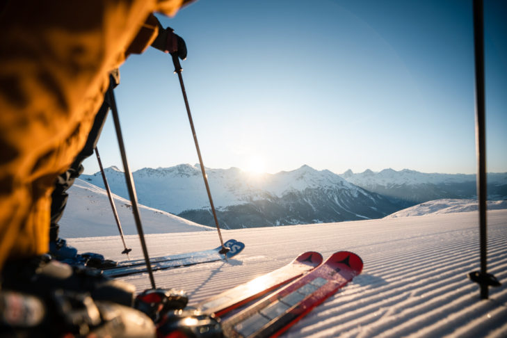 Die Szenerie und das Bergpanorama im Skigebiet Arosa Lenzerheide sind echte Highlights für Skifahrer.